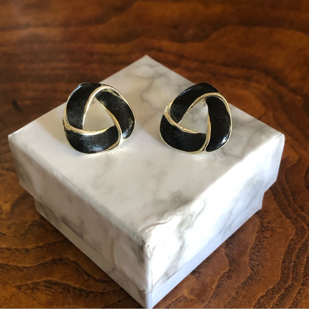 Vintage 70s black enamel triangle shape pierced earrings